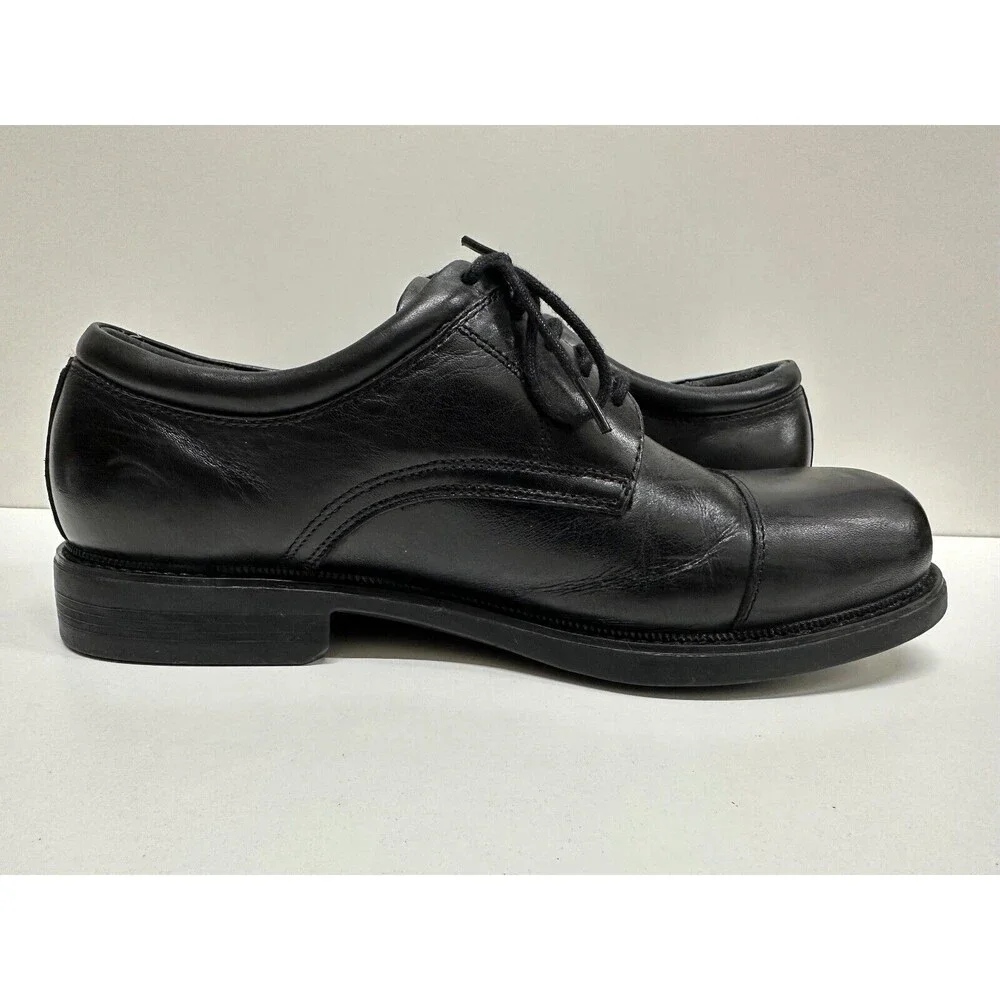 Hunter's Bay Collection men size 9 black leather upper cap toe lace-up shoes